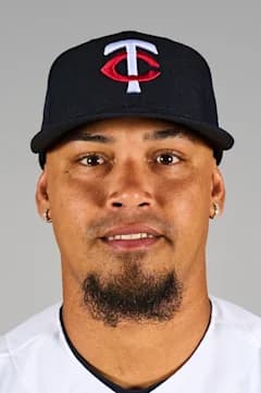Orlando Arcia headshot
