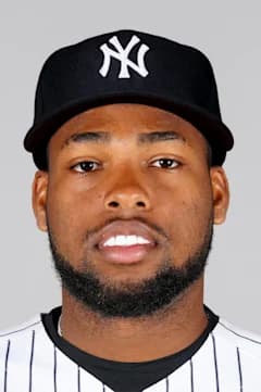 Yanquiel Fernández headshot